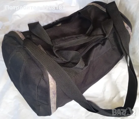 Спортна чанта Adidas, снимка 2 - Чанти - 56059696