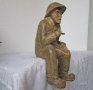 Хемингуей -  Дърворезба стара седнала фигура на мъж, снимка 2