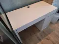 Бяло компютърно бюро IKEA MICKE (105х50 см) – Сглобено, за гр. Пловдив, снимка 4