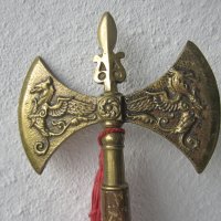 Двойна бойна брадва с релефни дракони Месинг бронз, снимка 9 - Други ценни предмети - 29741799
