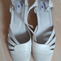 Обувки на ток, снимка 6 - Дамски обувки на ток - 44350001