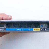 Рутер Linksys E2500 Dual-Band WiFi Router, снимка 3 - Рутери - 38424644