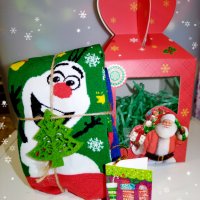 Луксозни подаръчни коледни кутии с чорапи дамски детски мъжки кутия подарък коледа елха памук , снимка 6 - Коледни подаръци - 38276866