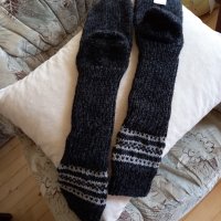 Ръчно плетени мъжки чорапи 44 размер, до коляното, снимка 1 - Мъжки чорапи - 42256775