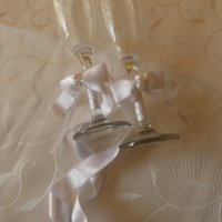 Сватбени чаши с украса от сатен и мъниста, снимка 1 - Други - 39984246