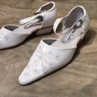 Красиви обувки за малка дама, снимка 1 - Детски обувки - 29713113