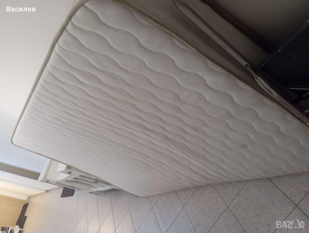 Продавам матрак 140/ 200 , пяна, снимка 1