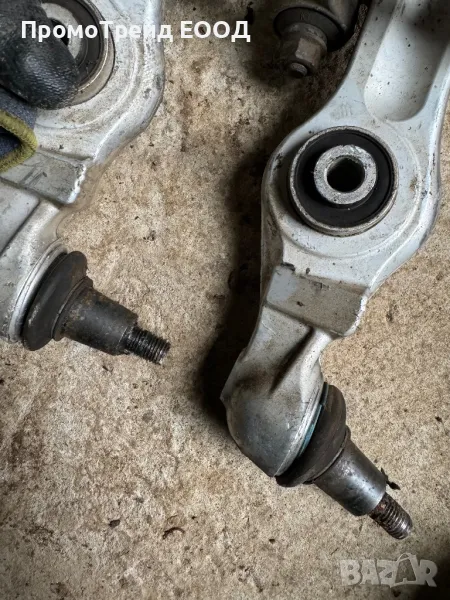 Предни носачи носач долни биалетки Ауди А4 Б5 Audi A4 B5 ляв десен, снимка 1