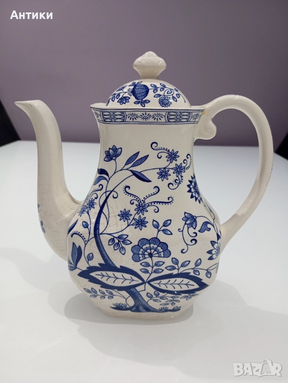 Стар порцеланов чайник маркиран , снимка 1