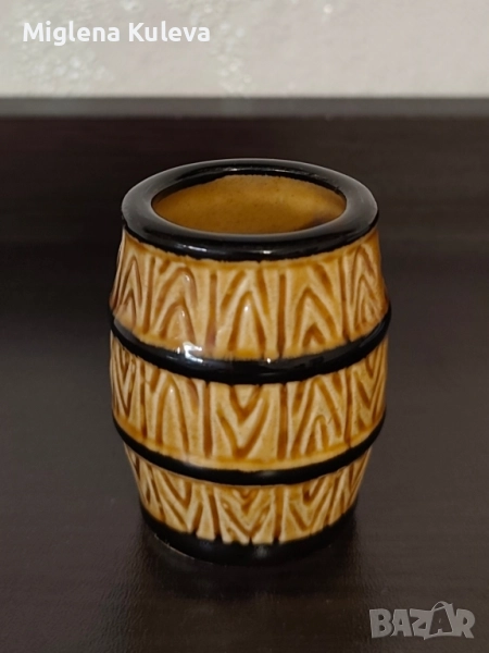 Малка керамична ракиена чашка Бъчва. Цена 5 лв., снимка 1