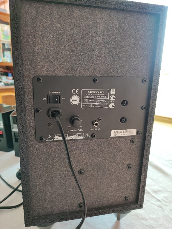 Аудио система за домашно кино ONKYO броя (SKR и SKF) в