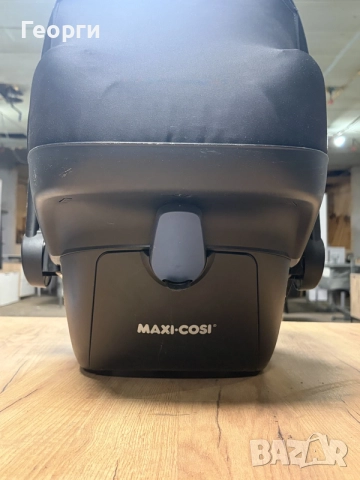 Детско столче Maxi-Cosi Rock i-Size 45–75 см, до 12 кг, Essential Grey, снимка 4 - Столчета за кола и колело - 56243592