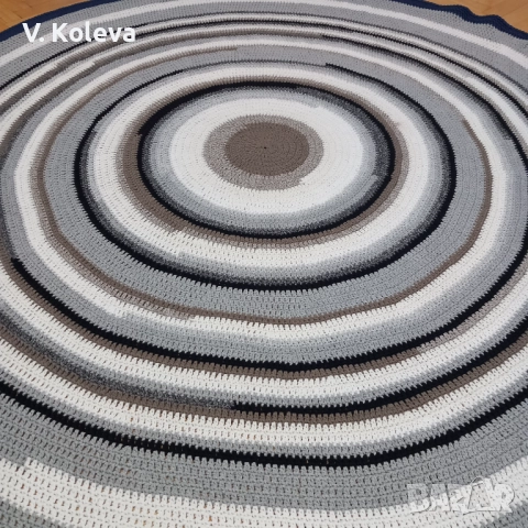 Ръчно изплетен килим, снимка 3 - Килими - 52812748