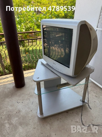 Маса за телевизор с рафтове и въртящ се горен плот., снимка 4 - Секции и витрини - 54114253