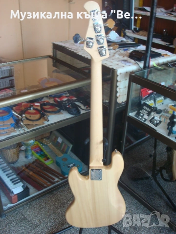 Бас китара, снимка 11 - Китари - 54111218