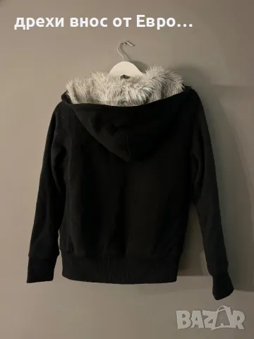 Дамски пухест суичър S/M, снимка 2 - Суичъри - 47921448