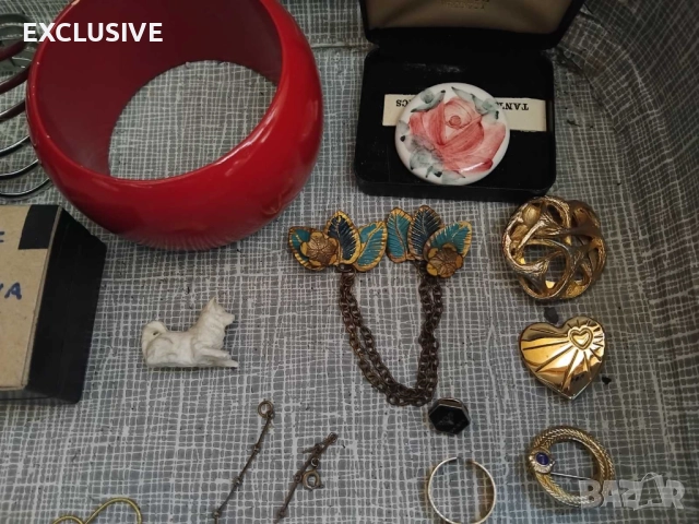 Куфар с бижута от англия! всичко по 10 лв!, снимка 4 - Бижутерийни комплекти - 52208412