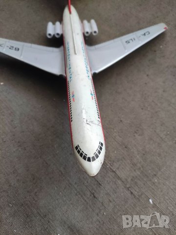 Продавам Ламаринената играчка самолет ИЛ-62, снимка 4 - Други ценни предмети - 37261147