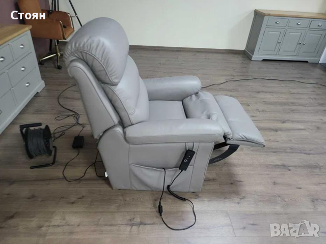 Сив кожен фотьойл за възрастни хора с ел. релакс механизъм La-z-boy, снимка 5 - Дивани и мека мебел - 44605844
