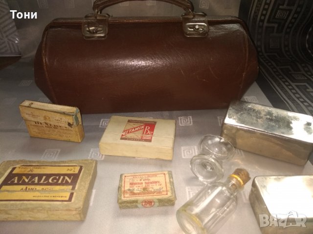 Антична кафява кожена лекарска чанта от период 1950 г 