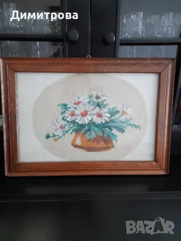 Ръчно ушит гоблен с дървена рамка и стъкло Маргарити