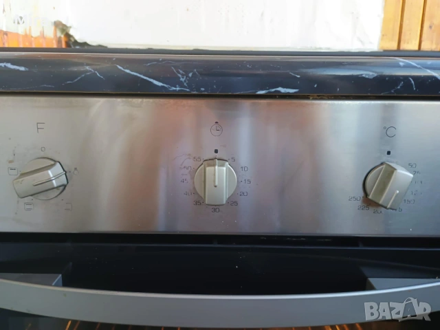 Фурна за вграждане Whirlpool и плот за вграждане, снимка 2 - Печки, фурни - 53131592