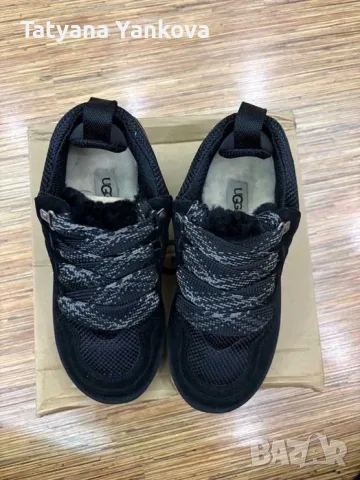 Продавам оригинални UGG Lowmel в черен цвят, снимка 7 - Дамски боти - 56270742
