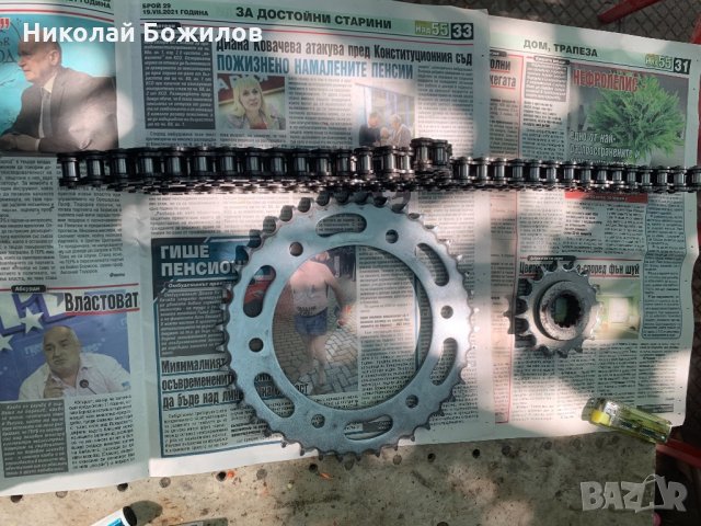 Продавам Верига и Зъбаци за Honda Cbr 929RR 