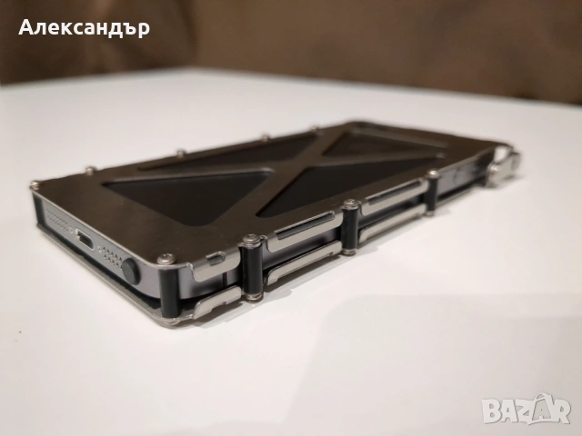 Метален калъф/кейс Armor King за iPhone SE/5S/5