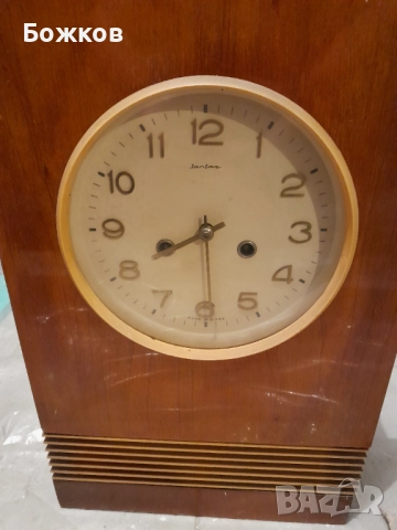 Стар Руски Стенен часовник