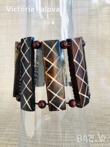 Много ефектна стилна гривна