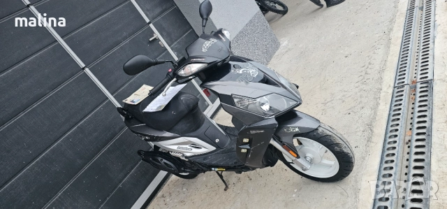 Скутер 50кубика внос от Германия регистриран , снимка 3 - Мотоциклети и мототехника - 52598164