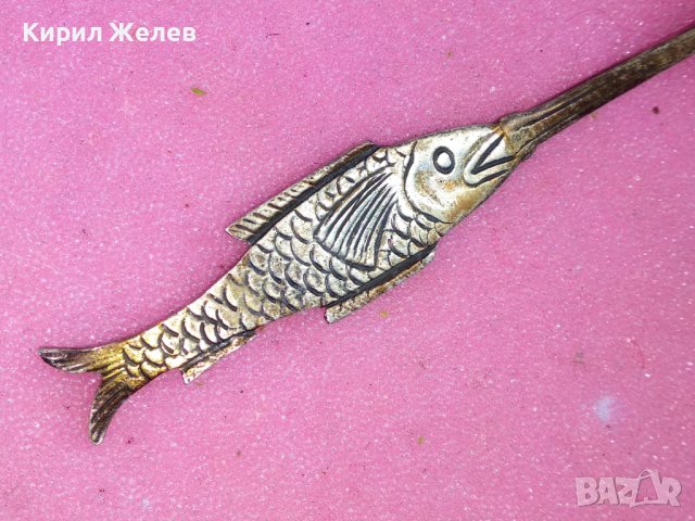 AMD СТАРА РЯДКА КОЛЕКЦИОНЕРСКА ФИГУРАЛНА СРЕБЪРНА ВИЛИЧКА Тип ГРЕБЛО СРЕБРО 800 ПРОБА с ПАТИНА 42979, снимка 3 - Колекции - 44373401