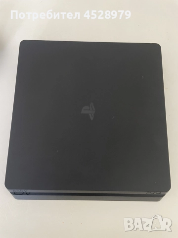 PlayStation 4 с 2 джойстика и 4 игри