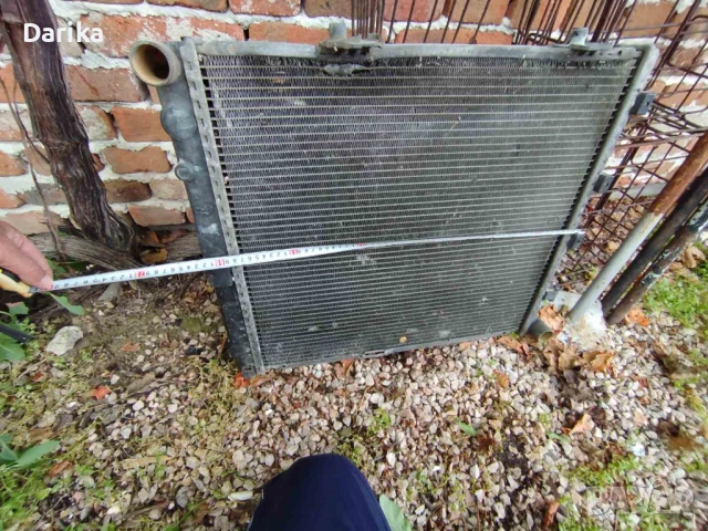 Радиатор Мерцедес 124 2.5 D, снимка 2 - Части - 51074981