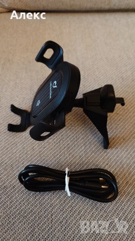 Стойка за кола Cellularline за въздуховод с безжично зареждане USB-C, снимка 2 - Зарядни за кола - 54001949