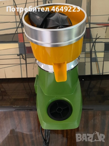 Професионална фреш машина с три представки, снимка 3 - Сокоизстисквачки и цитрус преси - 52390310
