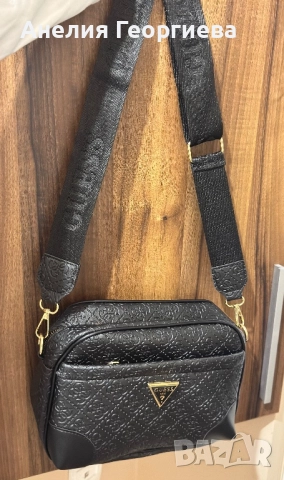 Дамска чанта Guess