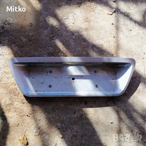 Стойка Заден Номер За Мерцедес Ц220 Комби 2001г / Mercedes C220 Combi 2001y