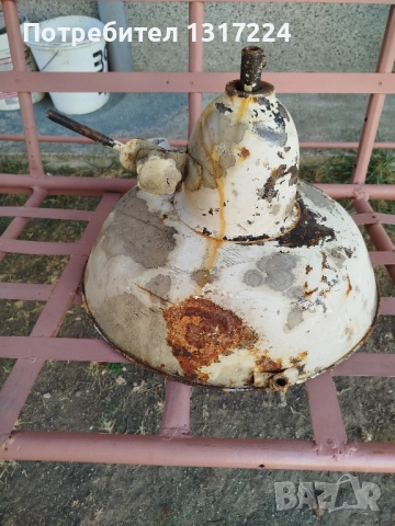 стара промишлена лампа