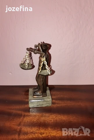 Бронзова статуетка богинята на правосъдието Темида оригинал от Гърция, снимка 3 - Колекции - 50942820