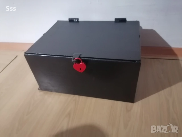 Метална каса със кожена седалка , снимка 6 - Други стоки за дома - 53300141