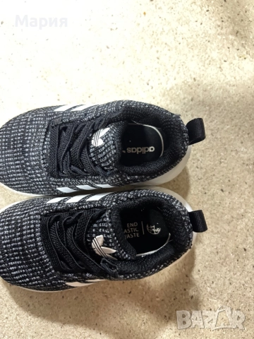 Детски маратонки Adidas, снимка 4 - Детски маратонки - 52367751