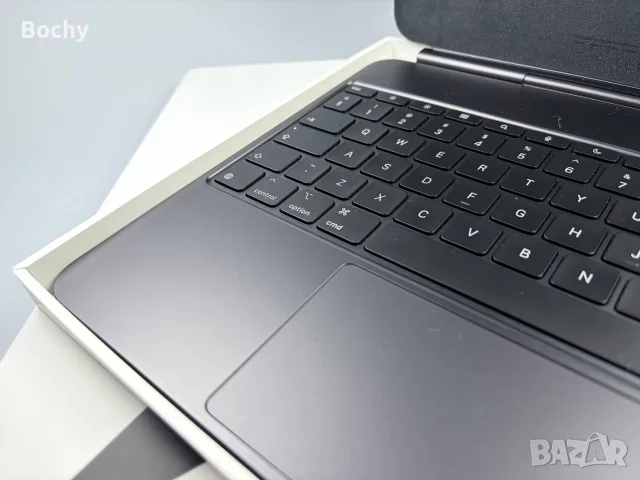 Оригинална клавиатура Apple Magic Keyboard for iPad Pro 13", MWR53Z/A, Black, International English, снимка 4 - Аксесоари за Apple - 56255117