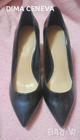 Дамски обувки, нови, лачени, тъмно  сини 38 размер.