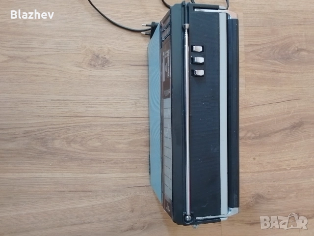 Веф VEF 221, снимка 4 - Радиокасетофони, транзистори - 53692615