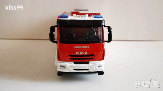 Iveco Magirus RW Feuerwehr Bburago - Мащаб 1:50, снимка 7 - Колекции - 53008229