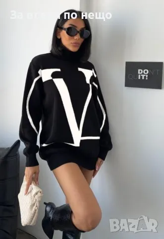 Дамско черно поло-пуловер Valentino - Налични различни цветове на логото Код A189, снимка 3 - Блузи с дълъг ръкав и пуловери - 47684701