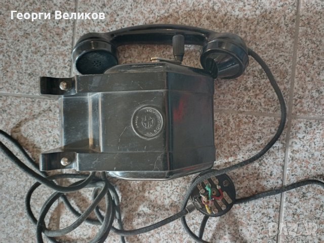  Ретро телефон и микрофон.