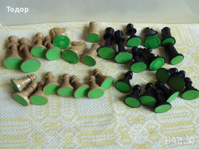 Бакелитови фигури за шах, снимка 8 - Шах и табла - 52971347